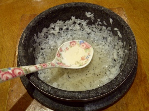 rice in stone pot