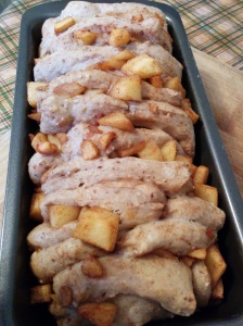 apple cinnamon yeast bread