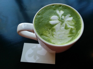 matcha latte with almond milk