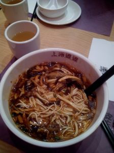 Shanghai food spicy noodle