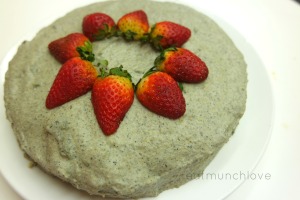 matcha sponge cake with strawberries