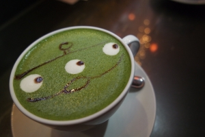 3 eyed alien matcha latte