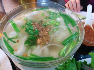 Fish slices with rice noodle in soup