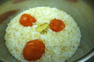 steamed tomato rice